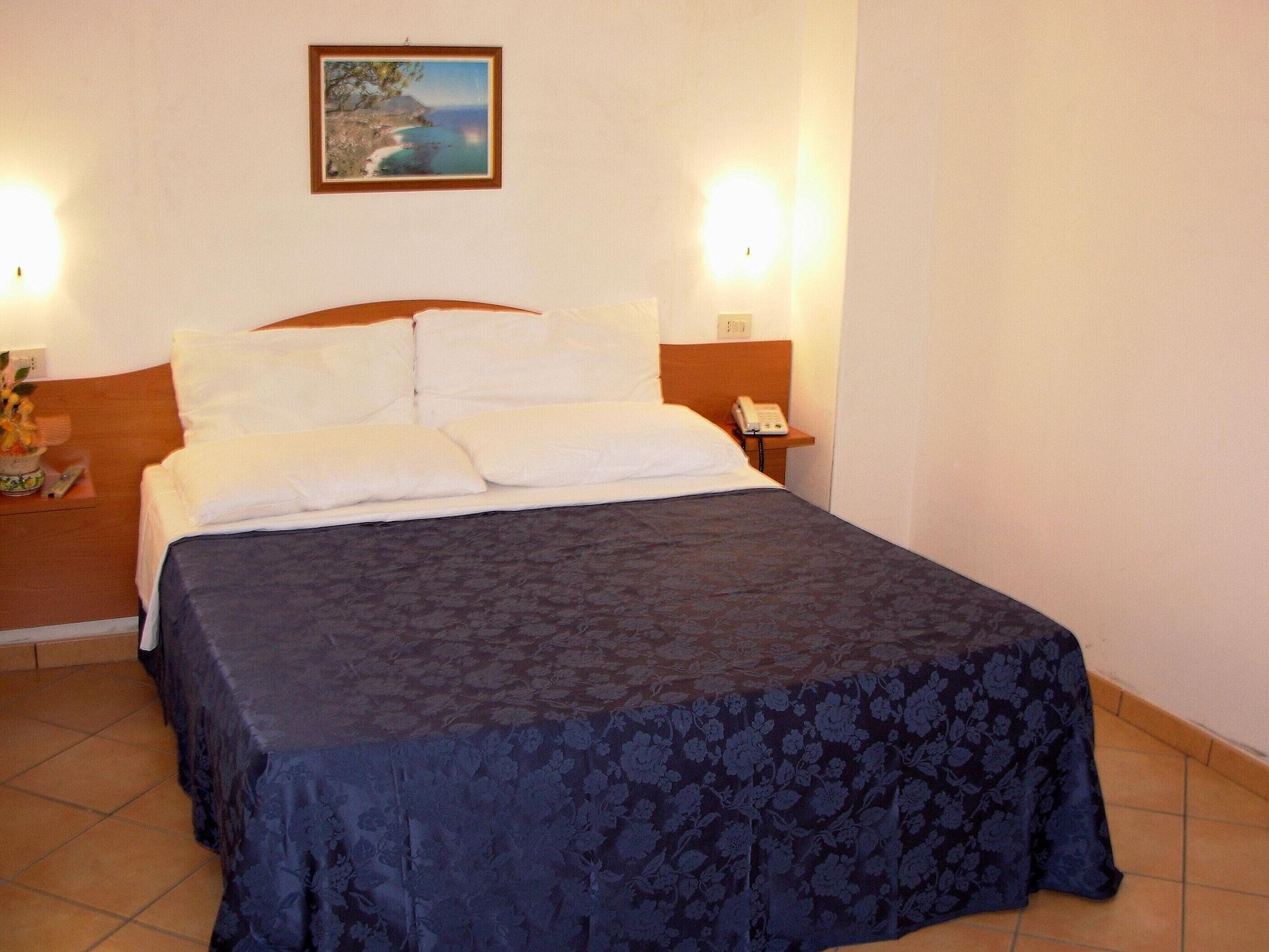 Residence Hotel La Taverna Capo Vaticano Extérieur photo
