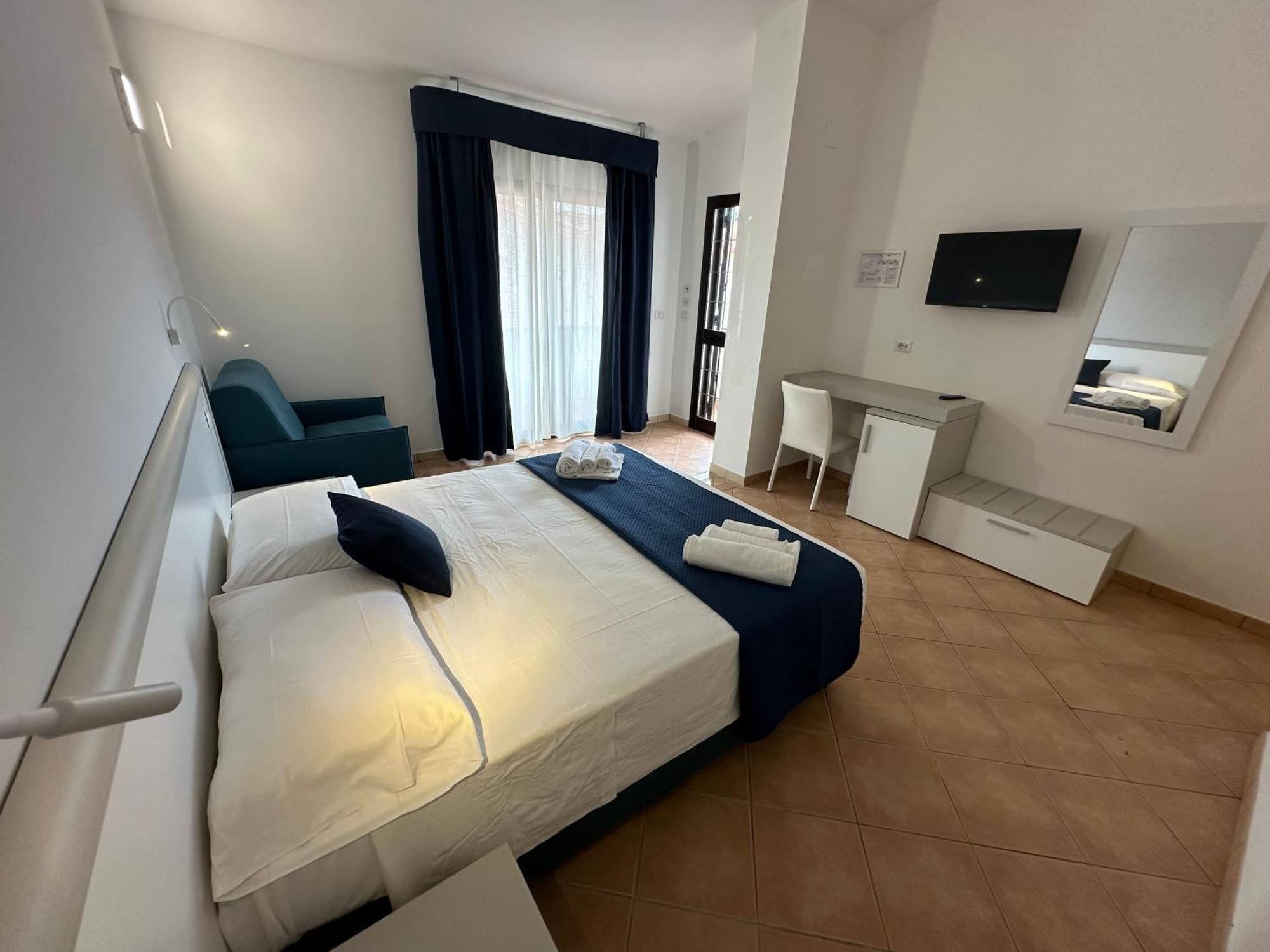 Residence Hotel La Taverna Capo Vaticano Extérieur photo