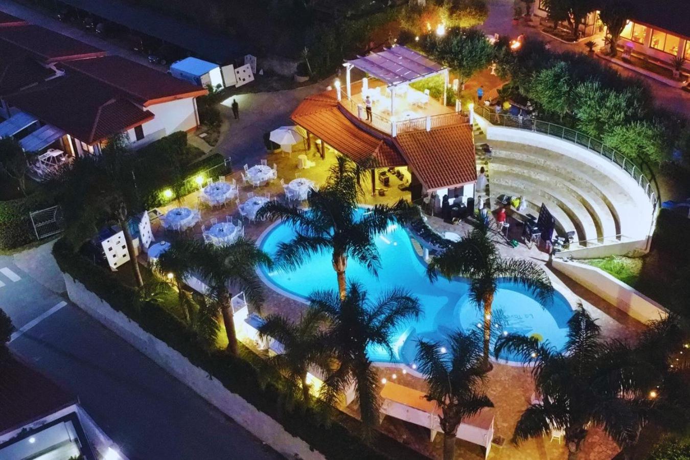 Residence Hotel La Taverna Capo Vaticano Extérieur photo