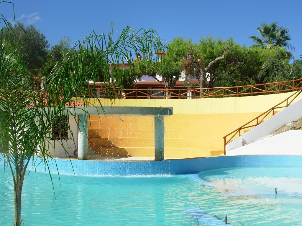 Residence Hotel La Taverna Capo Vaticano Extérieur photo